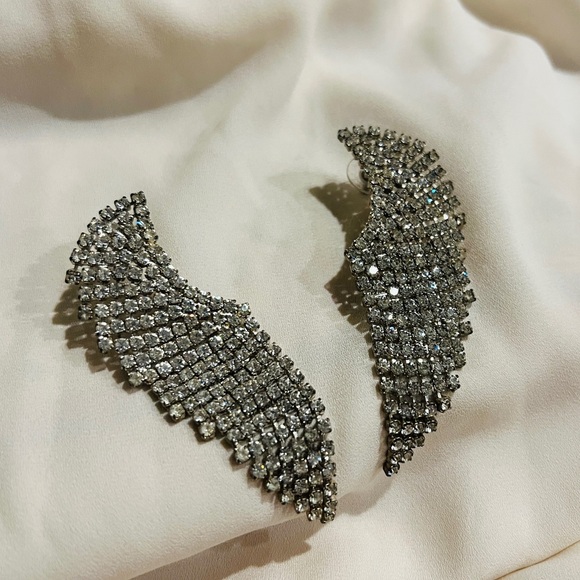 Silver rhinestone 💎 winged earrings - Picture 4 of 7
